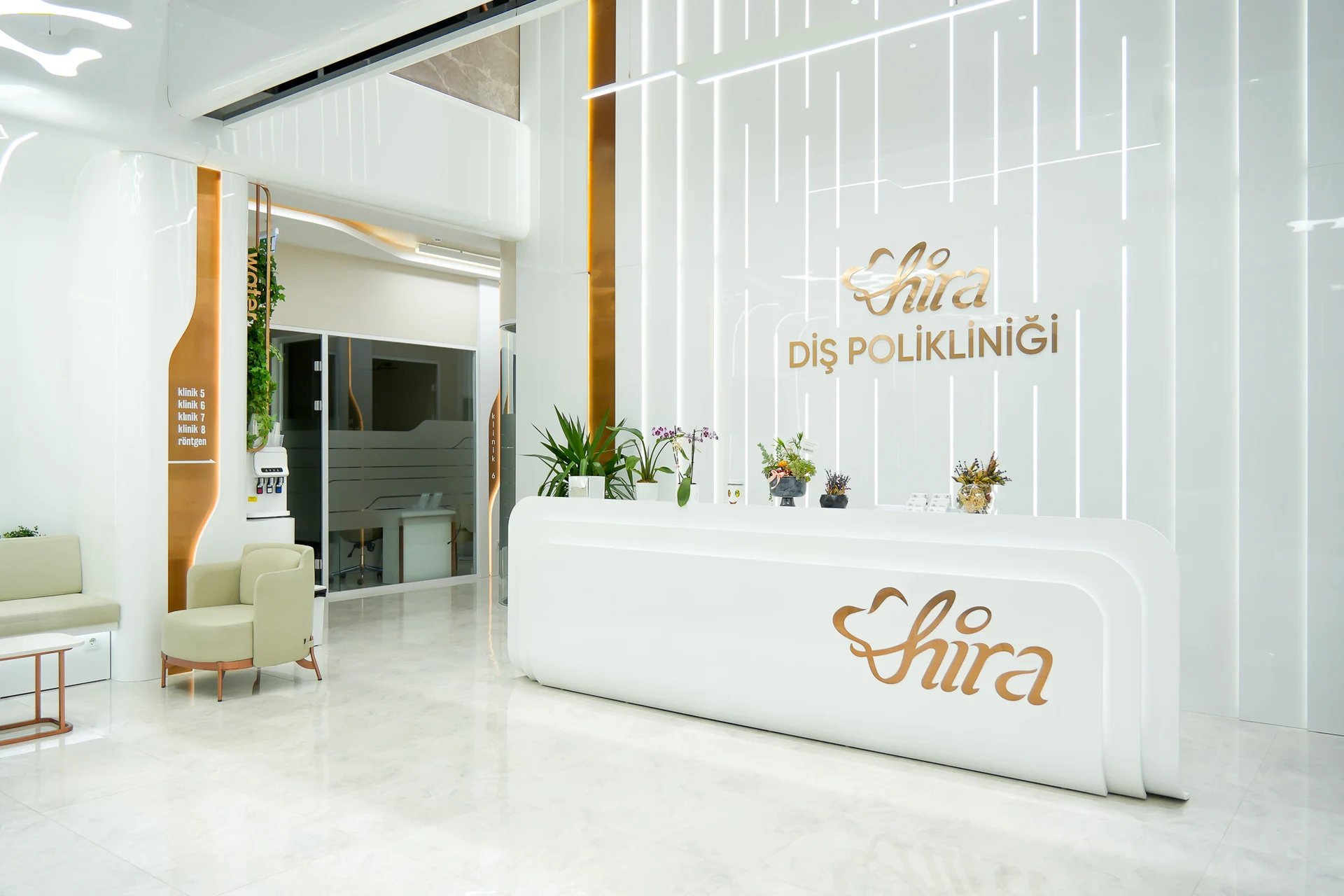 Empfang der Hira Zahnklinik Nilüfer Odunluk