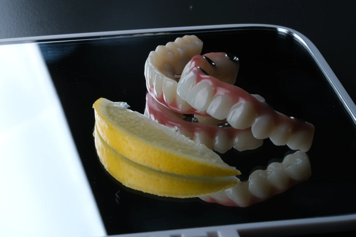 Implantatgetragener Zahnersatz aus Zirkon